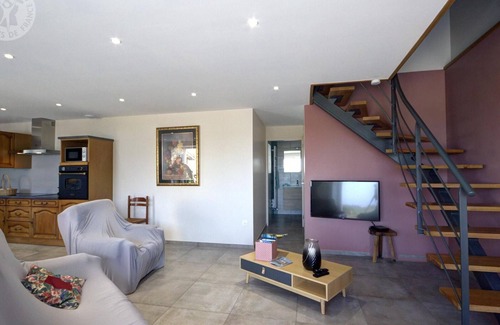 Panissieres Cabaña | Casa rural renovada con fibra en Panissières