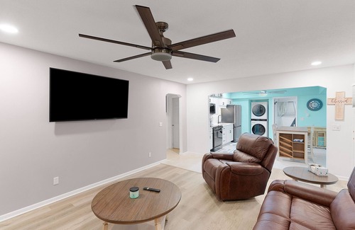 Belleview Cabaña | Renovated cottage with updated appliances, wood fireplace, & W/D - dogs-friendly
