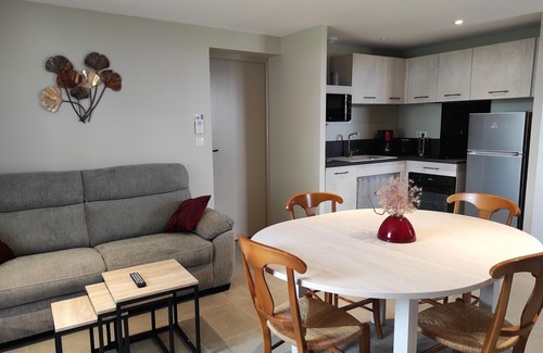 La Celle Cabaña | Casa reformada con parque y juegos, ideal para familias