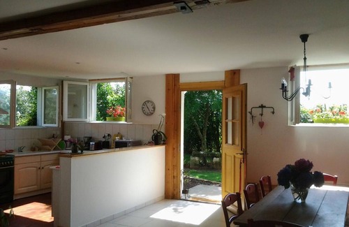 Avermes Cabaña | Casa rural con piscina, parque, juegos y WiFi en alquiler