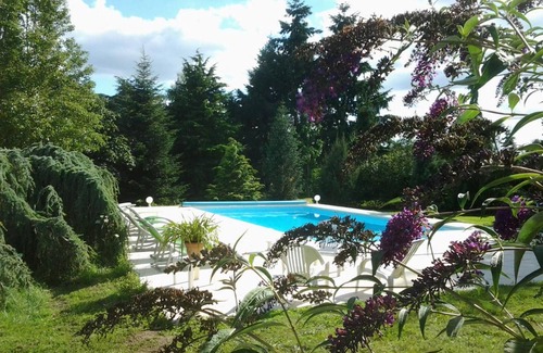 Avermes Cabaña | Casa rural con piscina, parque, juegos y WiFi en alquiler