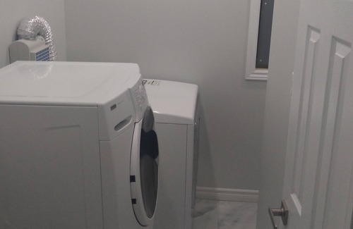 Malvern Casa | Renovated Entire House for families close to Toronto Zoo and U of T