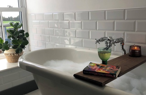 Ferwig Otro | Renovated farmhouse, 5 mins from the sea