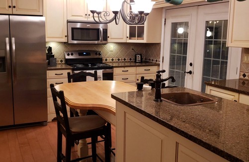 Pipestem Casa | Renovated farmhouse - Mercer/Summer County