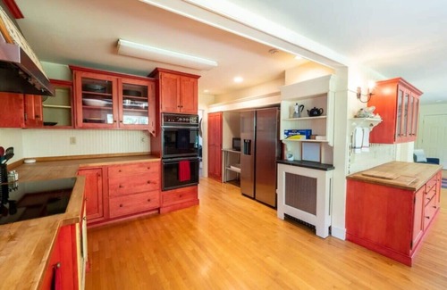 Williamstown Casa | Renovated, Five Bedrooms In Historic Williamstown