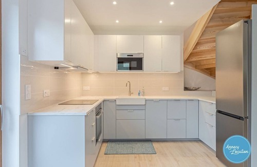Menthon-Saint-Bernard Chalet De Esquí | Renovated Chalet in the Heart of Menthon