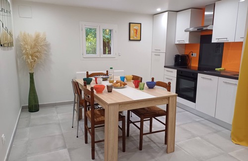 Prades-sur-Vernazobre Casa | Renovated cottage in the heart of nature