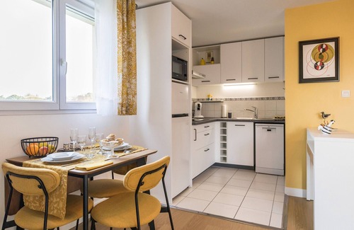 Saint-Brevin-l'Ocean Apartamento | Apartamento renovado, luminoso cerca de la playa con estacionamiento