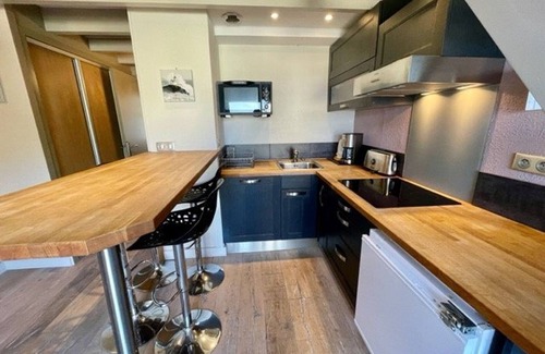 Saint-Pierre-Quiberon Apartamento | Estudio renovado con entreplanta de 32m², balcón, aparcamiento y acceso a la playa en Saint-Pierre-Quiberon