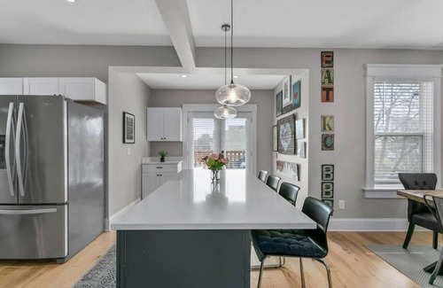Hanover Place Casa | Renovated gem near dining & entertainment