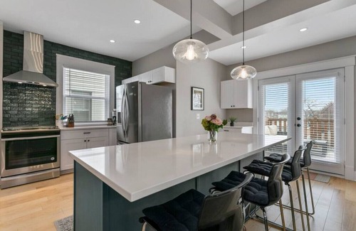 Hanover Place Casa | Renovated gem near dining & entertainment