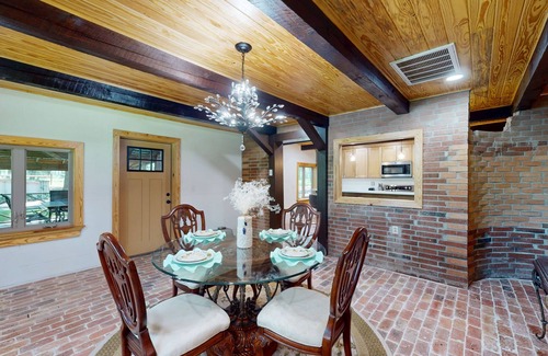 Ono Island Casa | Renovated getaway w/ bonus room, yard games, grill, boat parking & near Pirate’s