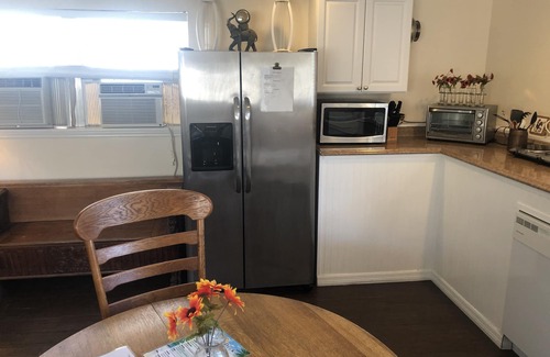 Bonita Springs Cabaña | Renovated guest house. Bike to the beach! Tax, VRBO fee and $10 clean fee only.