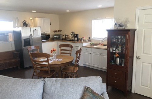 Bonita Springs Cabaña | Renovated guest house. Bike to the beach! Tax, VRBO fee and $10 clean fee only.