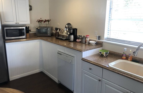 Bonita Springs Cabaña | Renovated guest house. Bike to the beach! Tax, VRBO fee and $10 clean fee only.