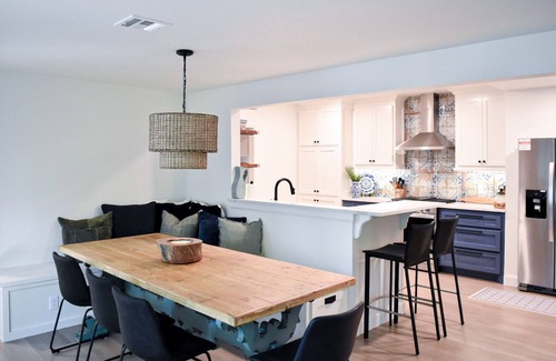 Norman Casa | Renovated Historic 5 Bedroom Home Close to OU Campus!