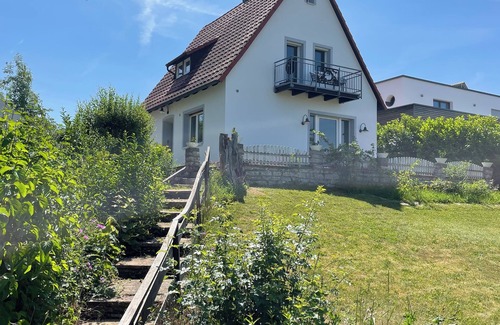 Colmdorf Casa | Renovated historic detached house with panoramic views over Bayreuth