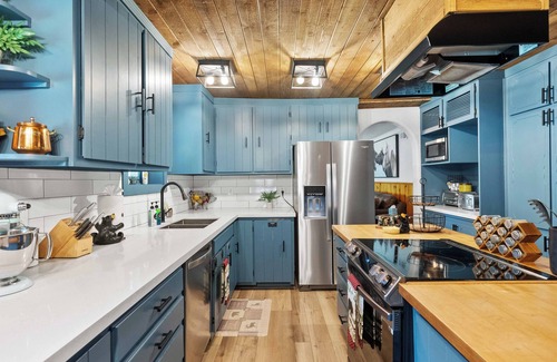 Flagstaff Cabina | Renovated Historic Flagstaff Cabin, Trails, Hot tub