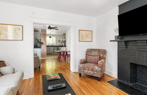 South Richmond Casa | Renovated Home - Fenced Yard - Gazebo - EV Charger - Pets Welcome