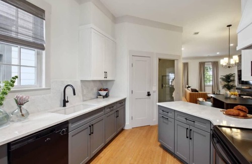 Old West Broad Neighborhood Condominio | Renovated Home | Free Parking