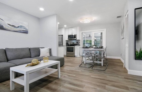 Pembroke Pines Casa | Renovated Home in Hollywood