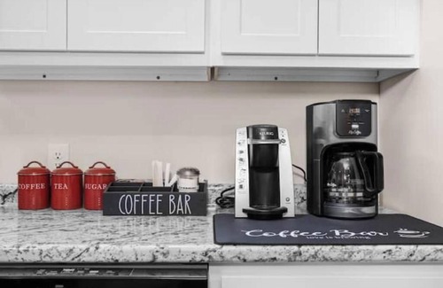 Pacific Casa | Renovated home near Six Flags on quiet street - Kid Friendly