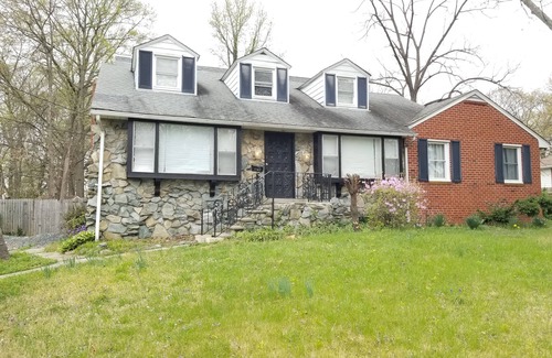 Seabrook Casa | Renovated home with 7 Bedrms with 4 Full Baths. 20 minutes from DC & Baltimore