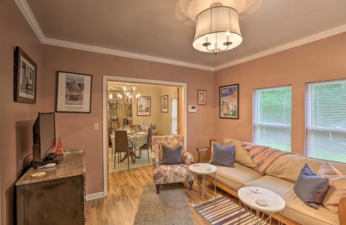 Quincy Casa | Renovated Home with Screened-In Patio on Hwy 90!