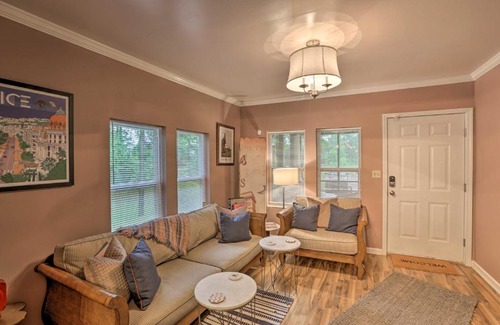 Quincy Casa | Renovated Home with Screened-In Patio on Hwy 90!