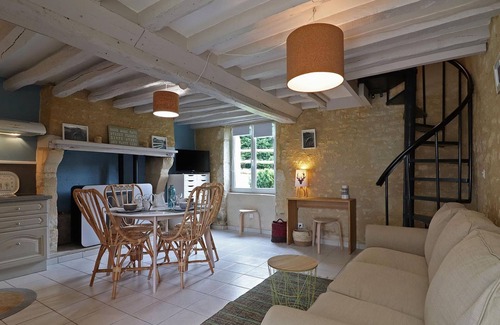 Aubry-en-Exmes Cabaña | Casa renovada en Haras con WIFI, se admiten mascotas