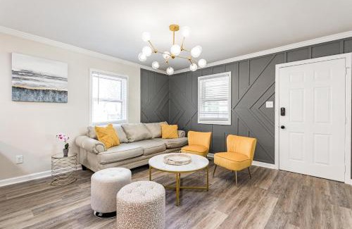 East Durham Casa | Renovated house close to Dtown Durham w king bed