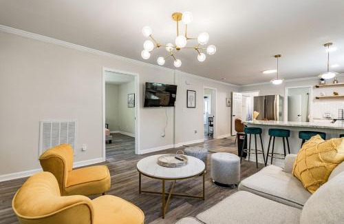 East Durham Casa | Renovated house close to Dtown Durham w king bed