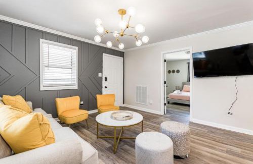 East Durham Casa | Renovated house close to Dtown Durham w king bed