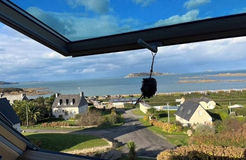 Trelevern Casa | Renovated house, exceptional sea view, sleeps 8. Between Perros-Guirec and Paimpol