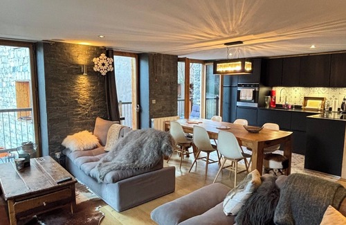 Villarabout Chalet De Esquí | Renovated house in authentic hamlet in the heart of the 3 Vallées ski area
