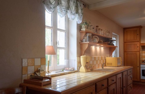 Franchesse Cabaña | Casa renovada en Franchesse con gran jardín y se permiten mascotas