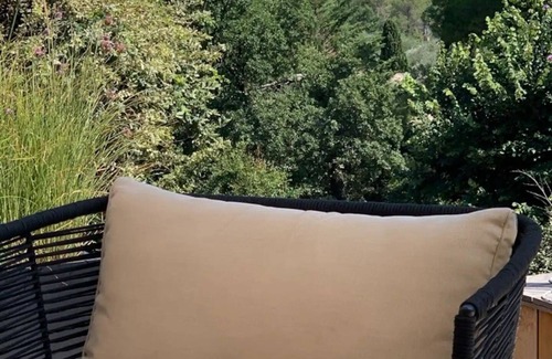 Le Rouret Casa | Renovated house with pool, spa and large terrace in a quiet location
