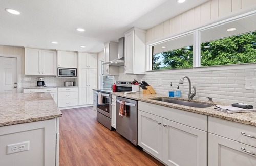 Lake Junaluska Casa | Renovated Lakefront Home with Stunning View