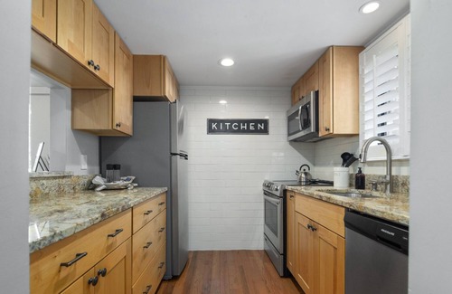 Pinehurst Condominio | Renovated, Lakefront, Pinehurst #5, Ground Level, 2BR, 2BA, Pool, WiFi, Cable