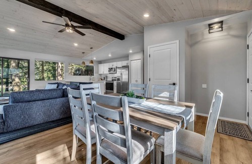 Hayden Casa | Renovated Lakehome w/ amazing view, Great Fishing, Dog-Friendly, Boatslip, Dock