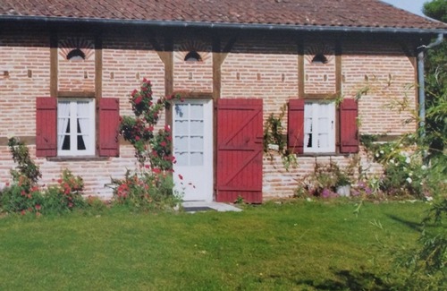 Leon Casa | Renovated Landaise 2 bdrms near Lake Léon