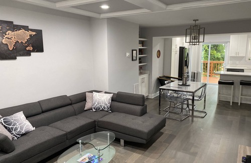 Capitol Heights Casa | Hermosa casa nueva renovada