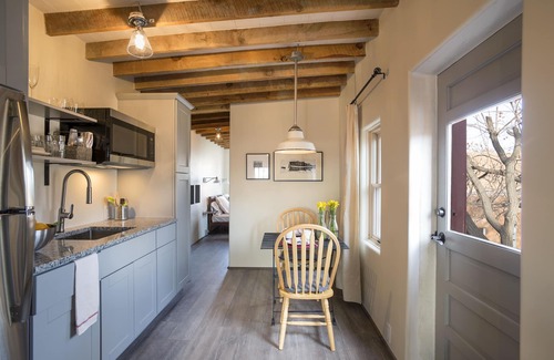 Downtown Santa Fe Apartamento | Loft renovado a pasos de Santa Fe Plaza, Canyon Road y Railyard District