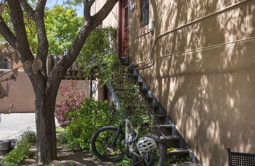 Downtown Santa Fe Apartamento | Loft renovado a pasos de Santa Fe Plaza, Canyon Road y Railyard District