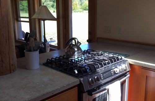 Port Townsend Cabina | Cabaña de madera renovada en superficie, capacidad para hasta 4