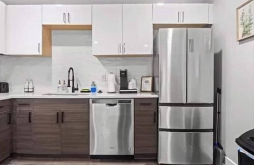 Knox - Henderson Condominio | Renovated Lux-Mod 1 BR Condo