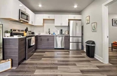 Knox - Henderson Condominio | Renovated Lux-Mod 1 BR Condo