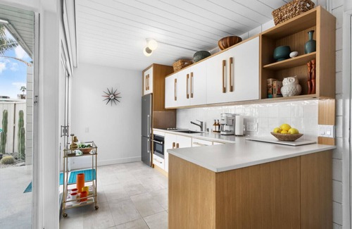 Twin Palms Apartamento | Renovated, luxe mid-century Ocotillo gem w/patio