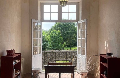 Fargues-sur-Ourbise Casa | Renovated medieval Château surrounded by truffle trees in SW France.