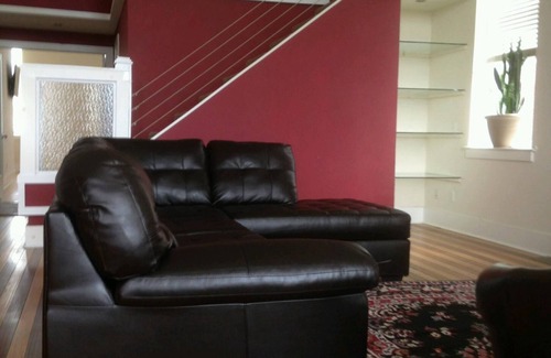 Canandaigua Casa | Reformado estilo loft de Manhattan en la vieja estación de bomberos, único, encantador, capacidad para 14 personas.